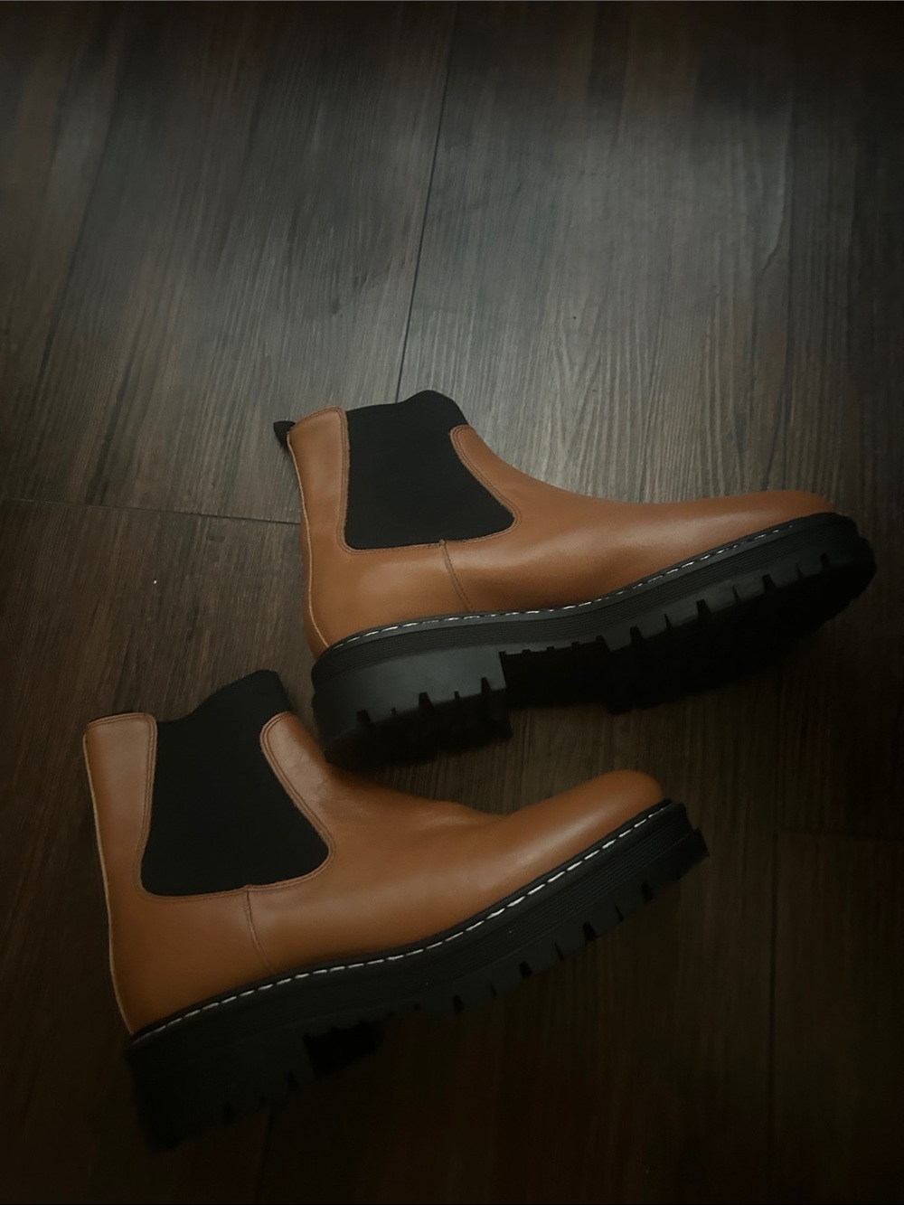 New Marc Fisher Chelsea Boots 8.5  in Tan leather and Black - Slip-On Design